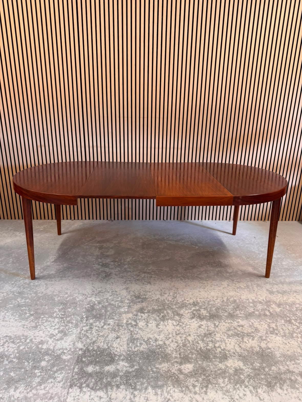 Villy Schou Andersen dining table