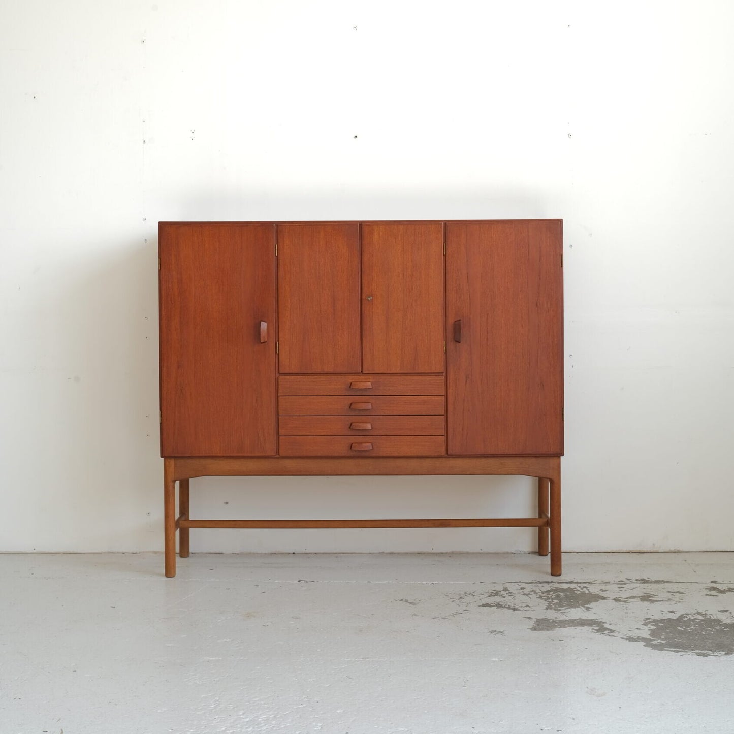 Sideboard | Oak & Teak | Næstved Møbelfabrik