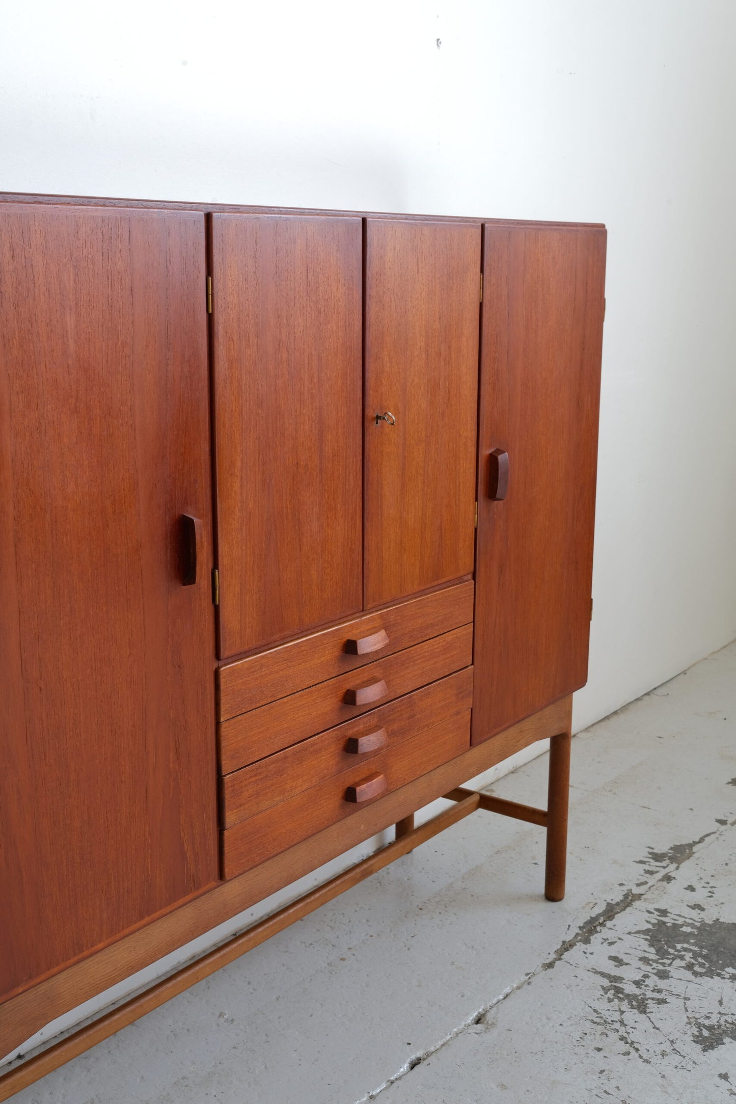 Sideboard | Oak & Teak | Næstved Møbelfabrik