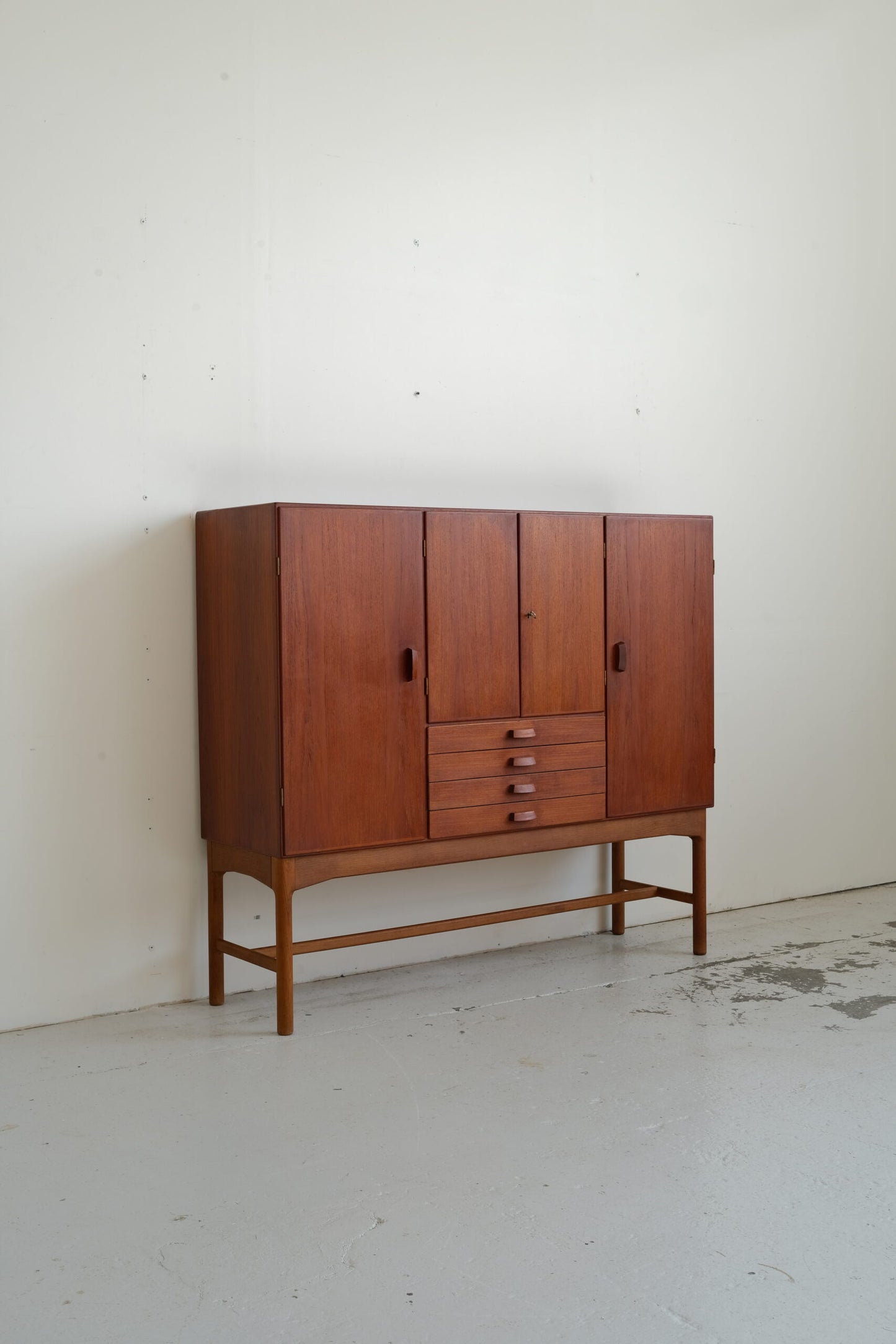 Sideboard | Oak & Teak | Næstved Møbelfabrik