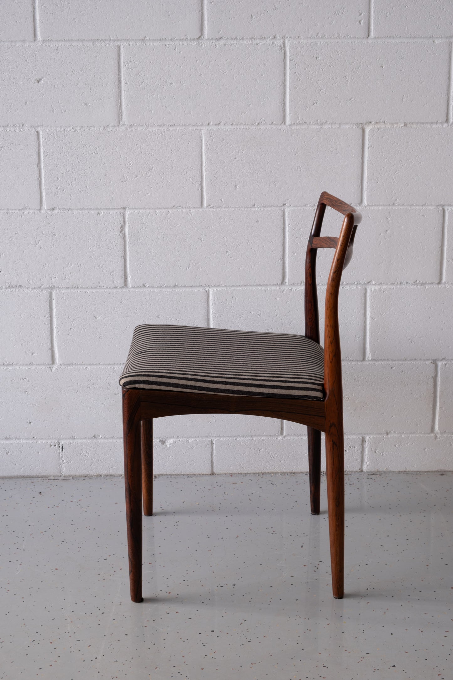 Set of 6 Rosewood Johannes Andersen Chairs