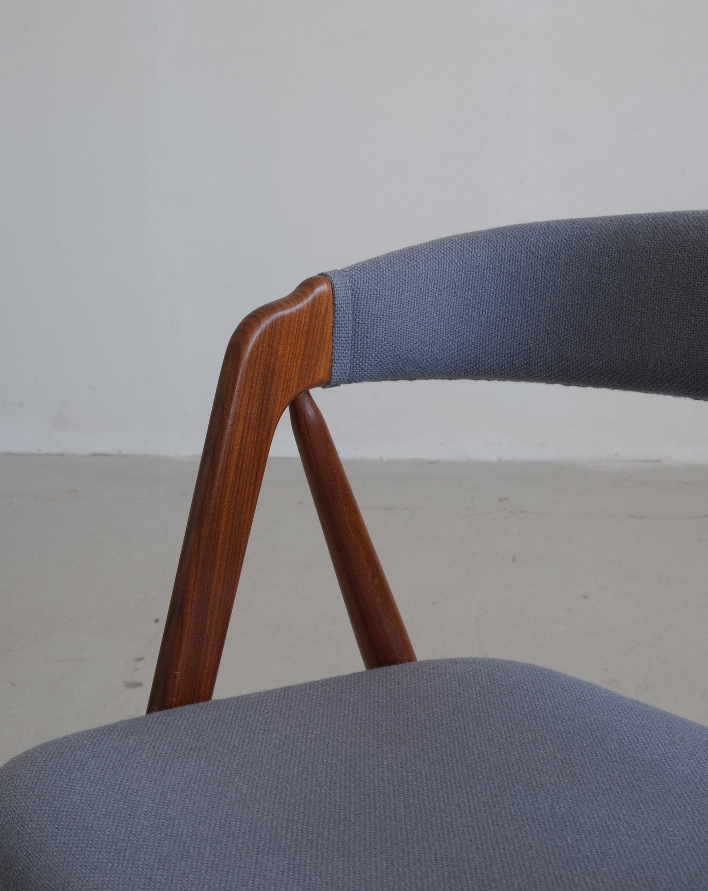 Thomas Harlev, model 205, Farstrup Chair Factory, set of 6