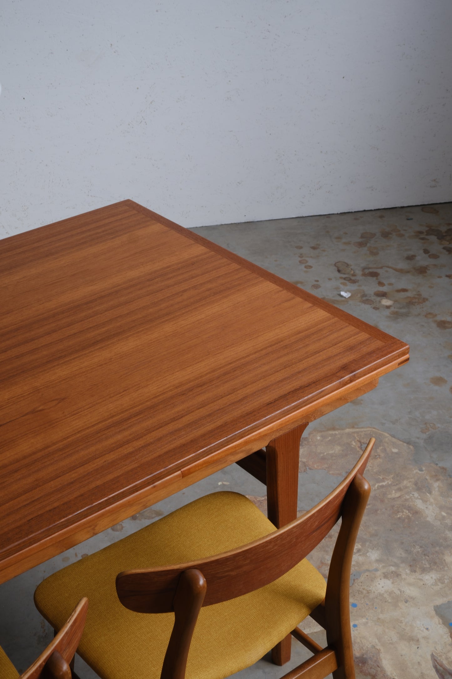 Danish dining table with dutch extensions