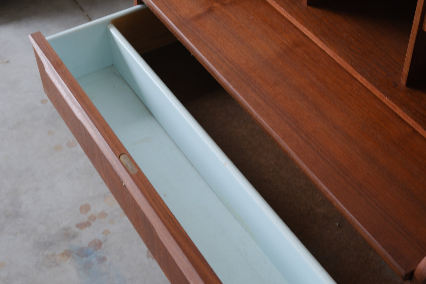 Danish small secretary