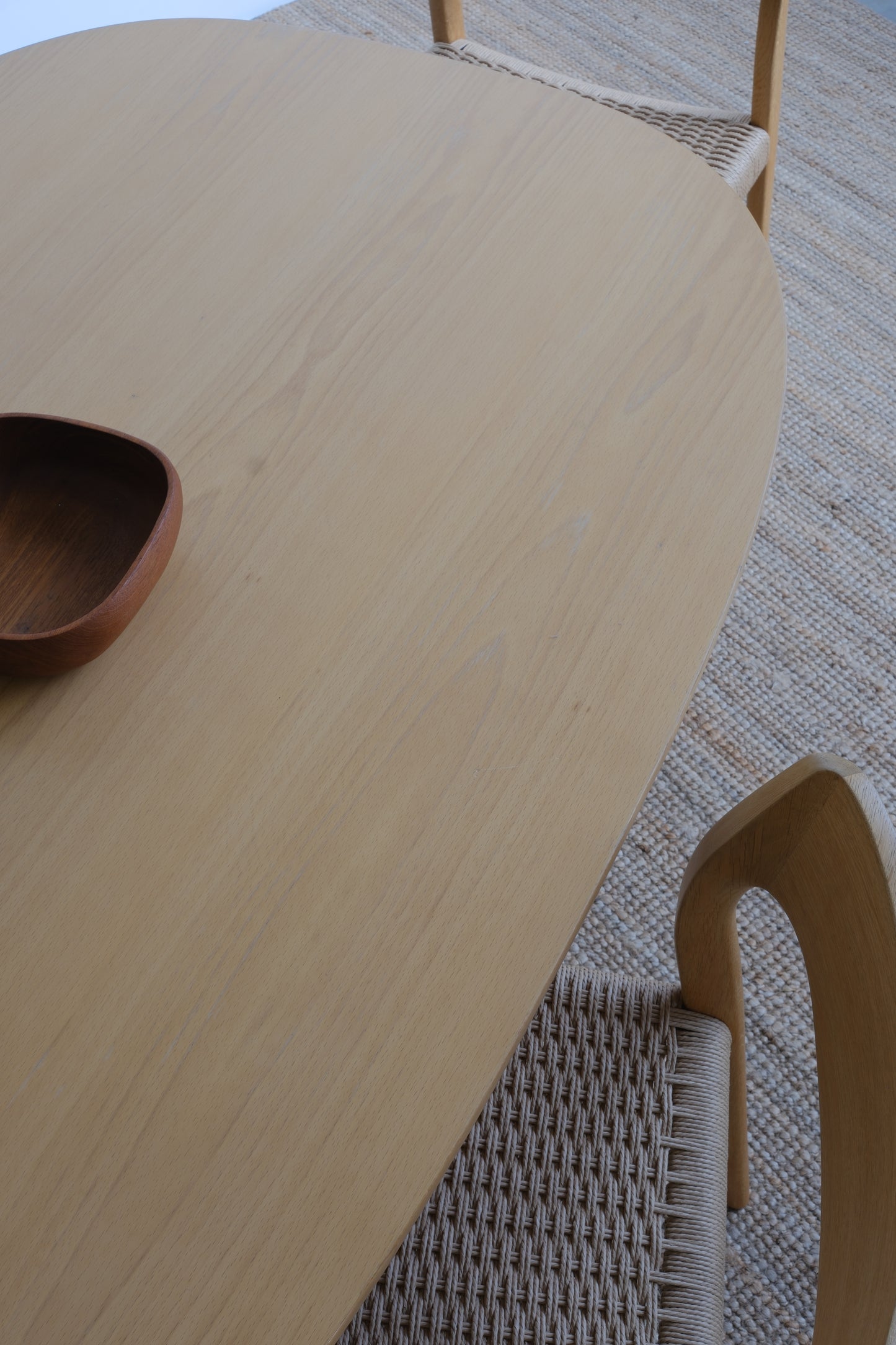 Dining table - Piet Hein for Fritz Hansen: Superellipse from 1980s