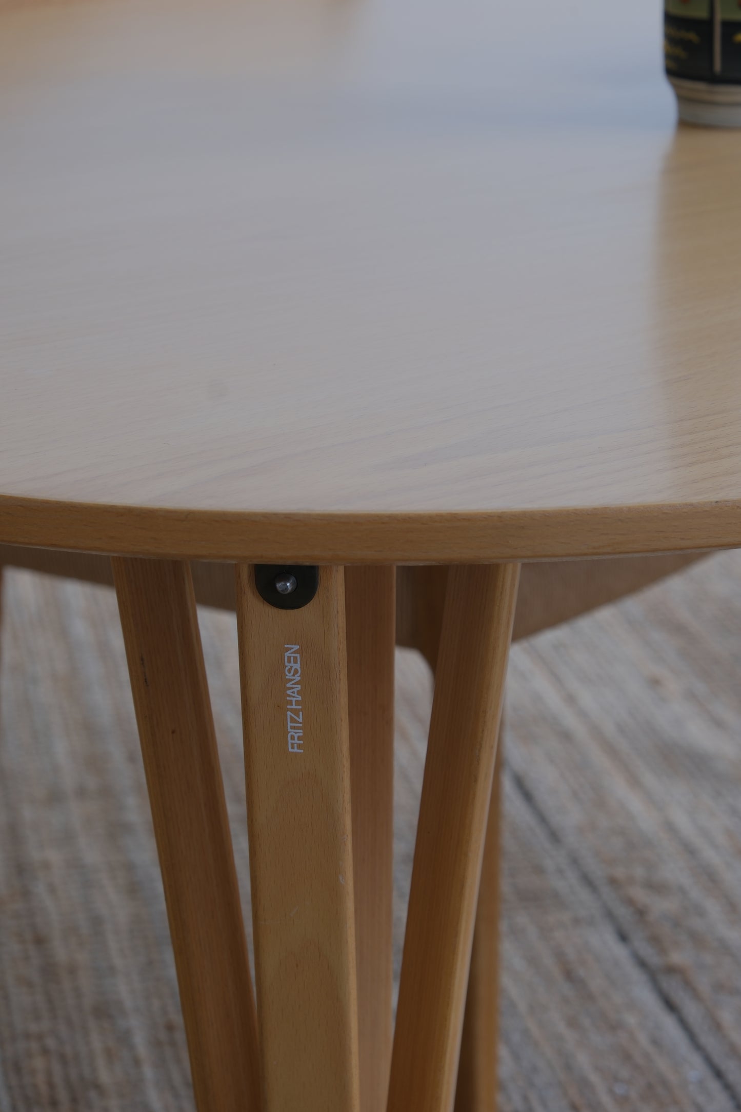 Dining table - Piet Hein for Fritz Hansen: Superellipse from 1980s