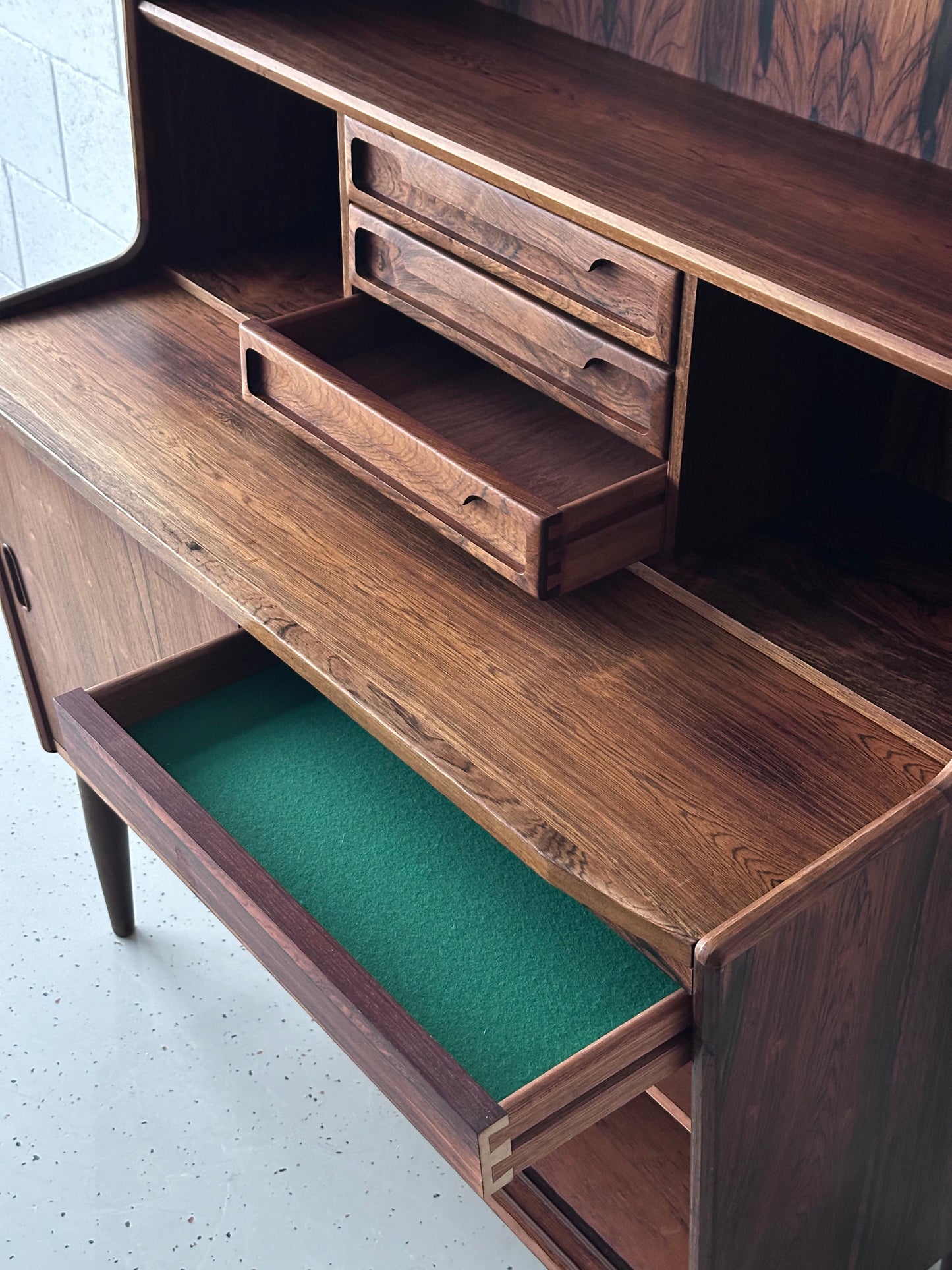 Rosewood Bookcase, BRDR. larsens mobelfabrik
