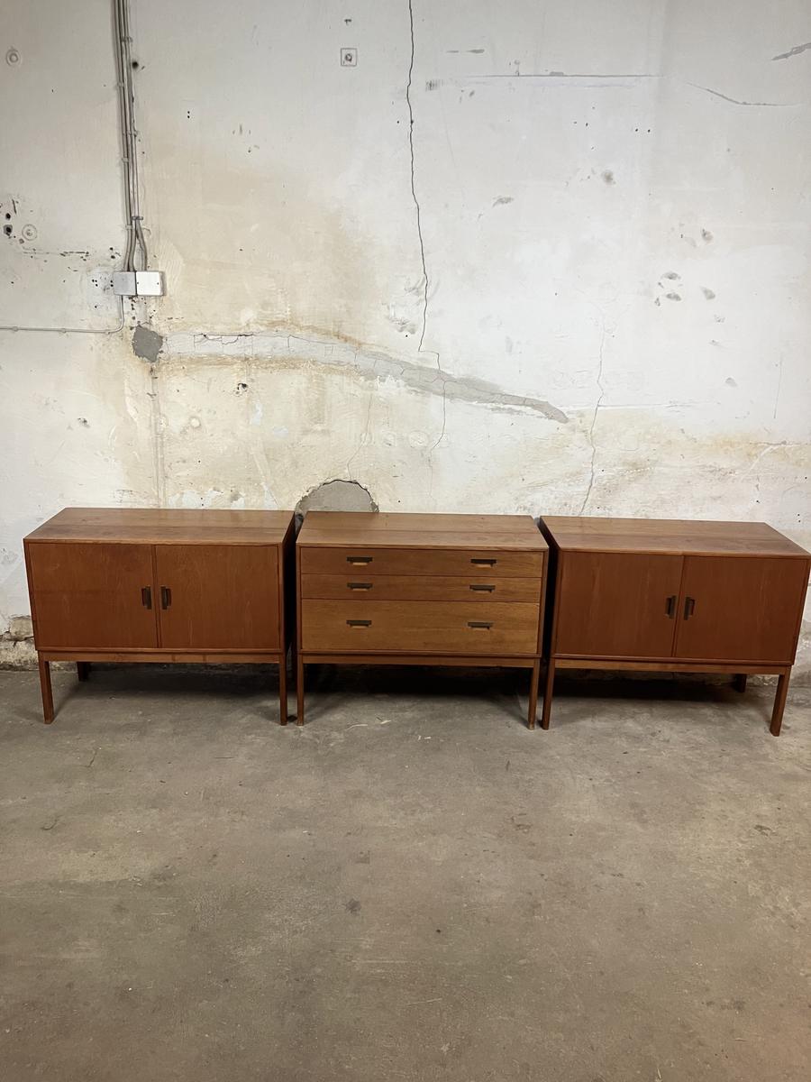 Small teak sideboard 90x73x43