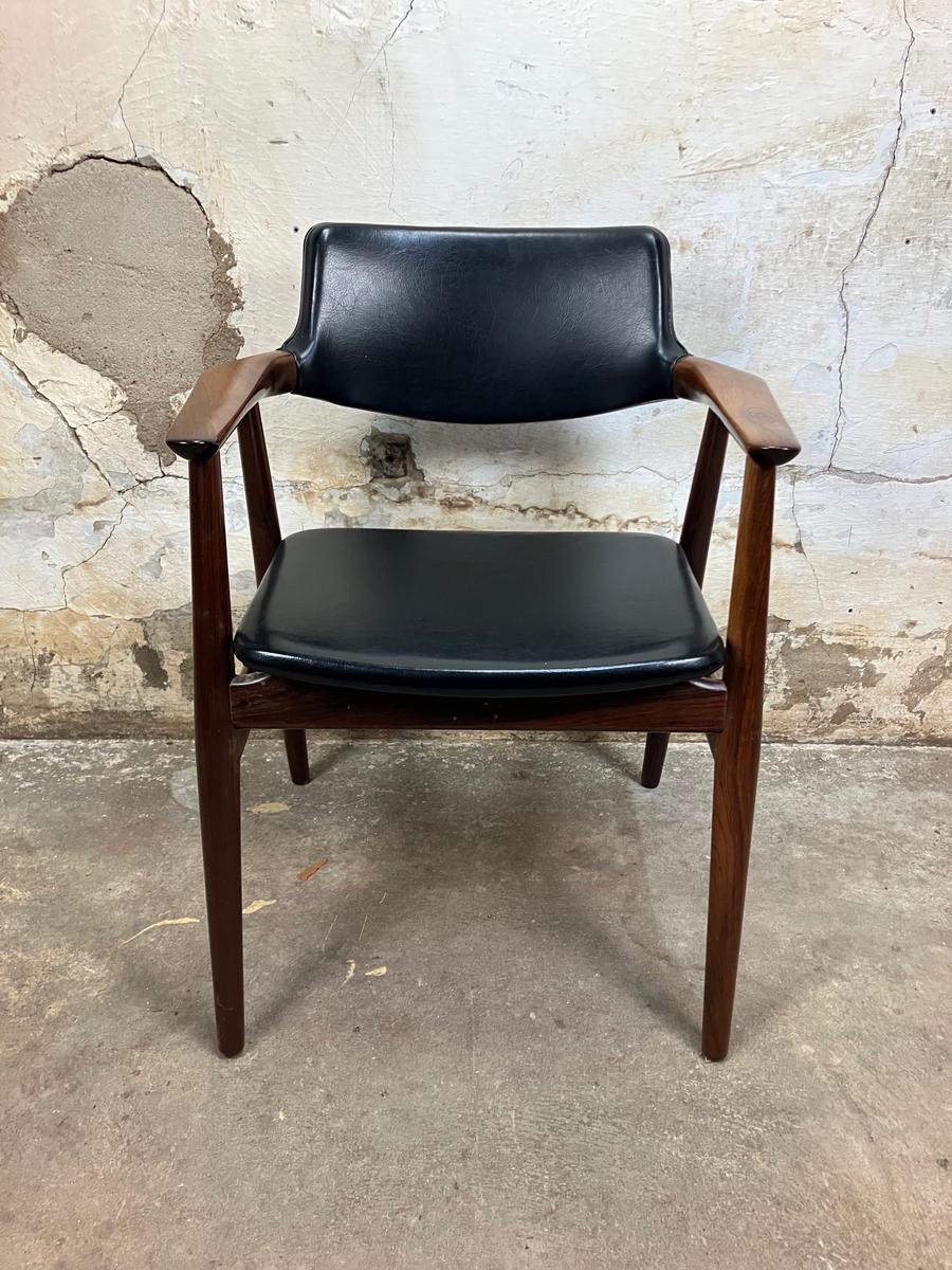 Rosewood armchair by Svend Aage Eriksen. Model GM11