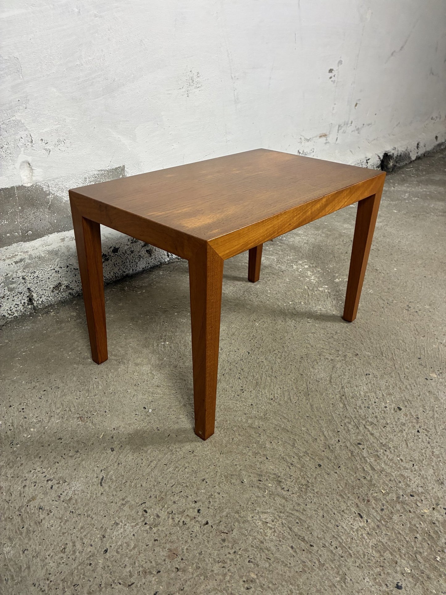 Oak sidetable by Severin Hansen 59x35x40