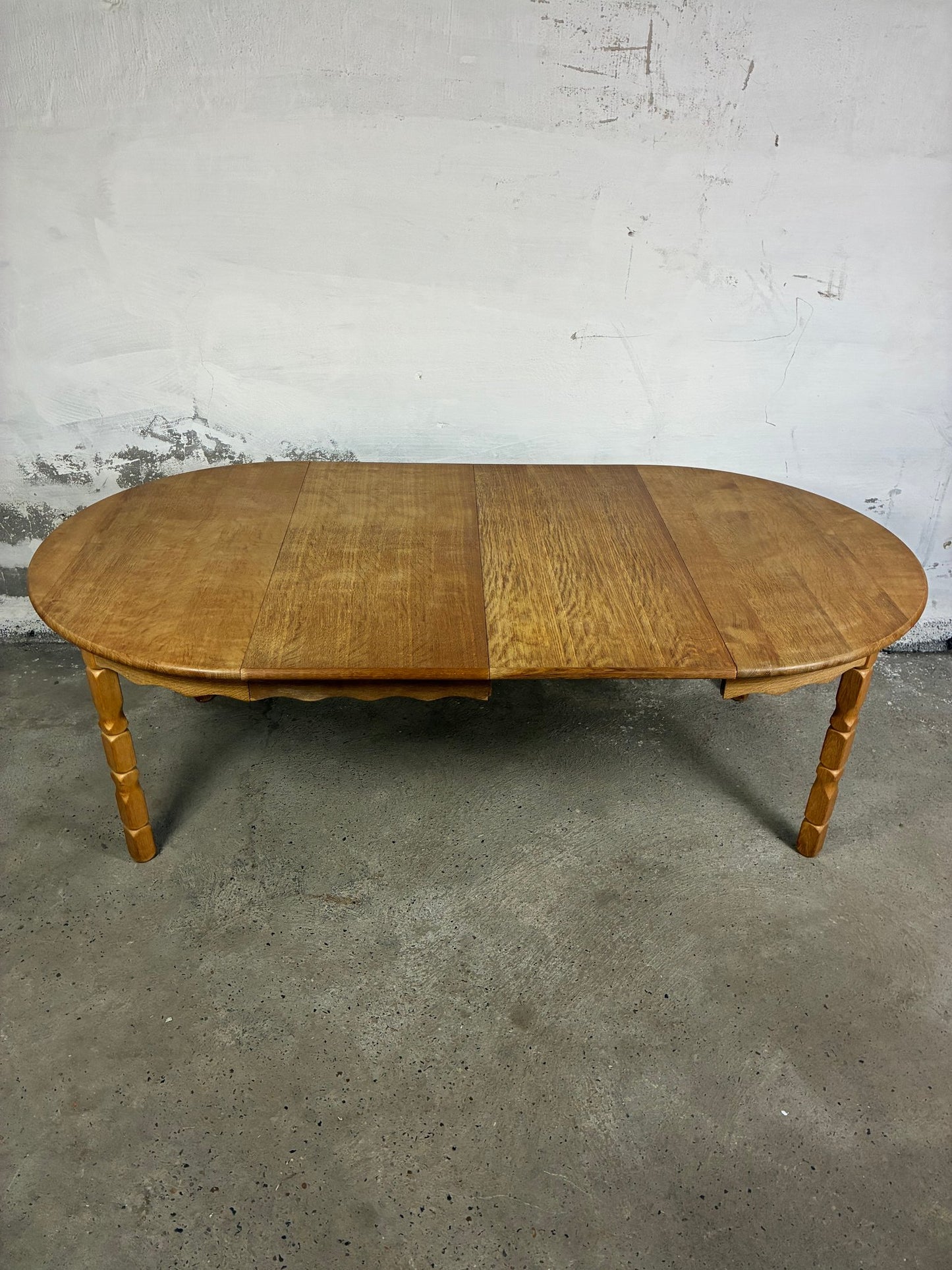 Solid Oak table with 2 leaves Ø120+2x50