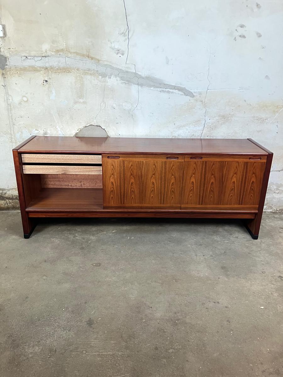 Low Rosewood sideboard by Skovby furniture 195x76x48