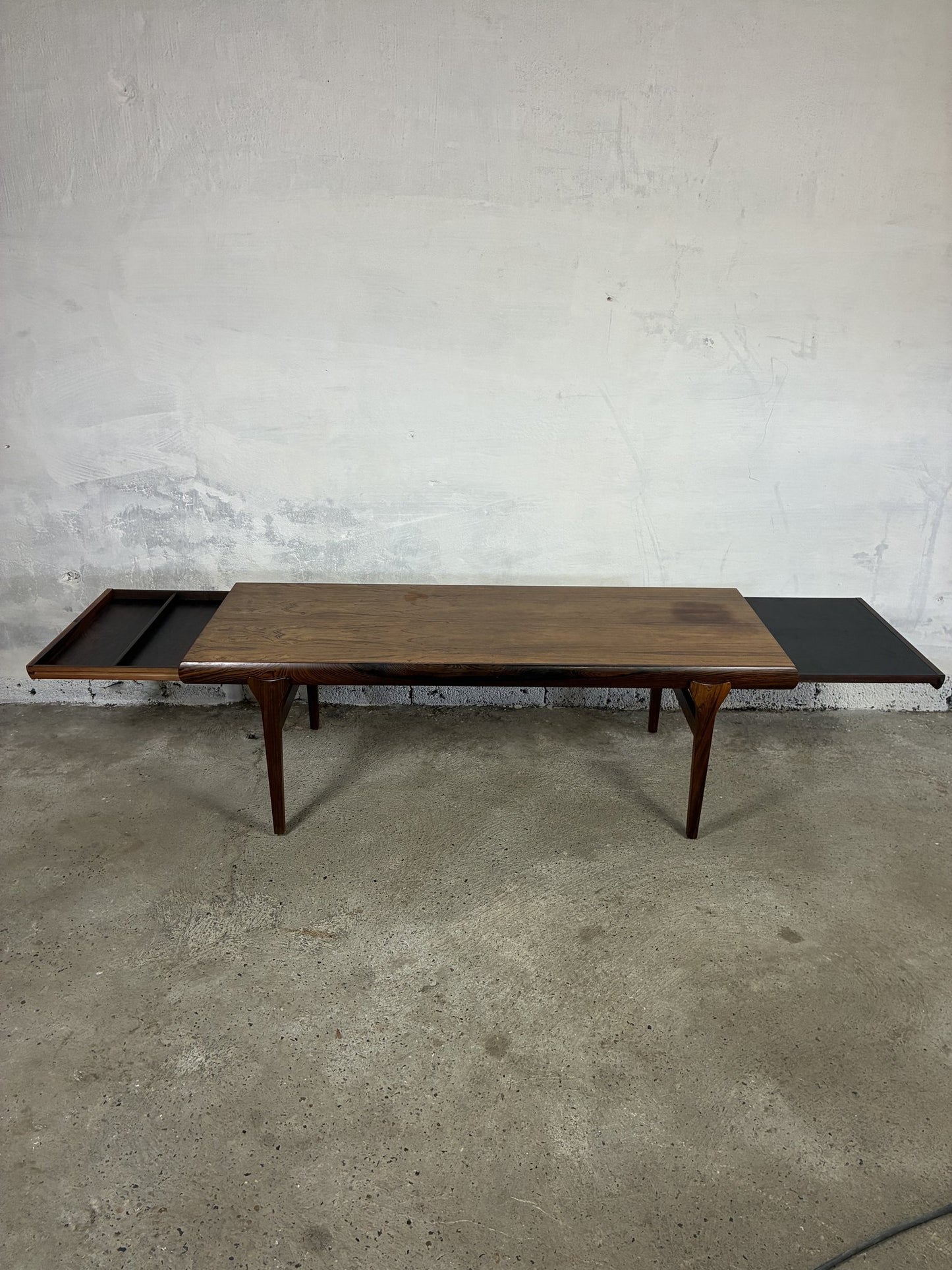 Rosewood coffee table by Johannes Andersen 159x64
