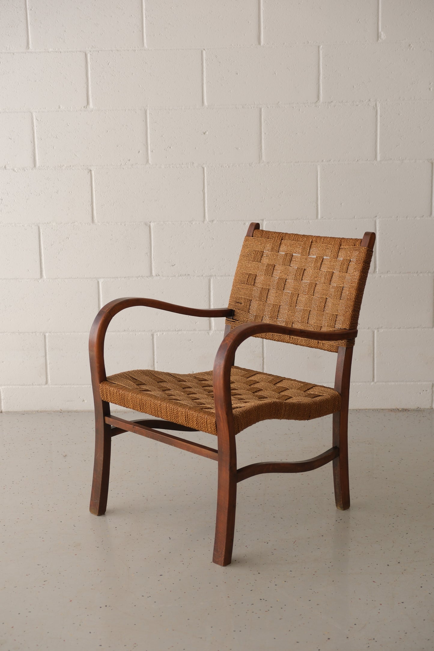 2 Lounge chairs with cord