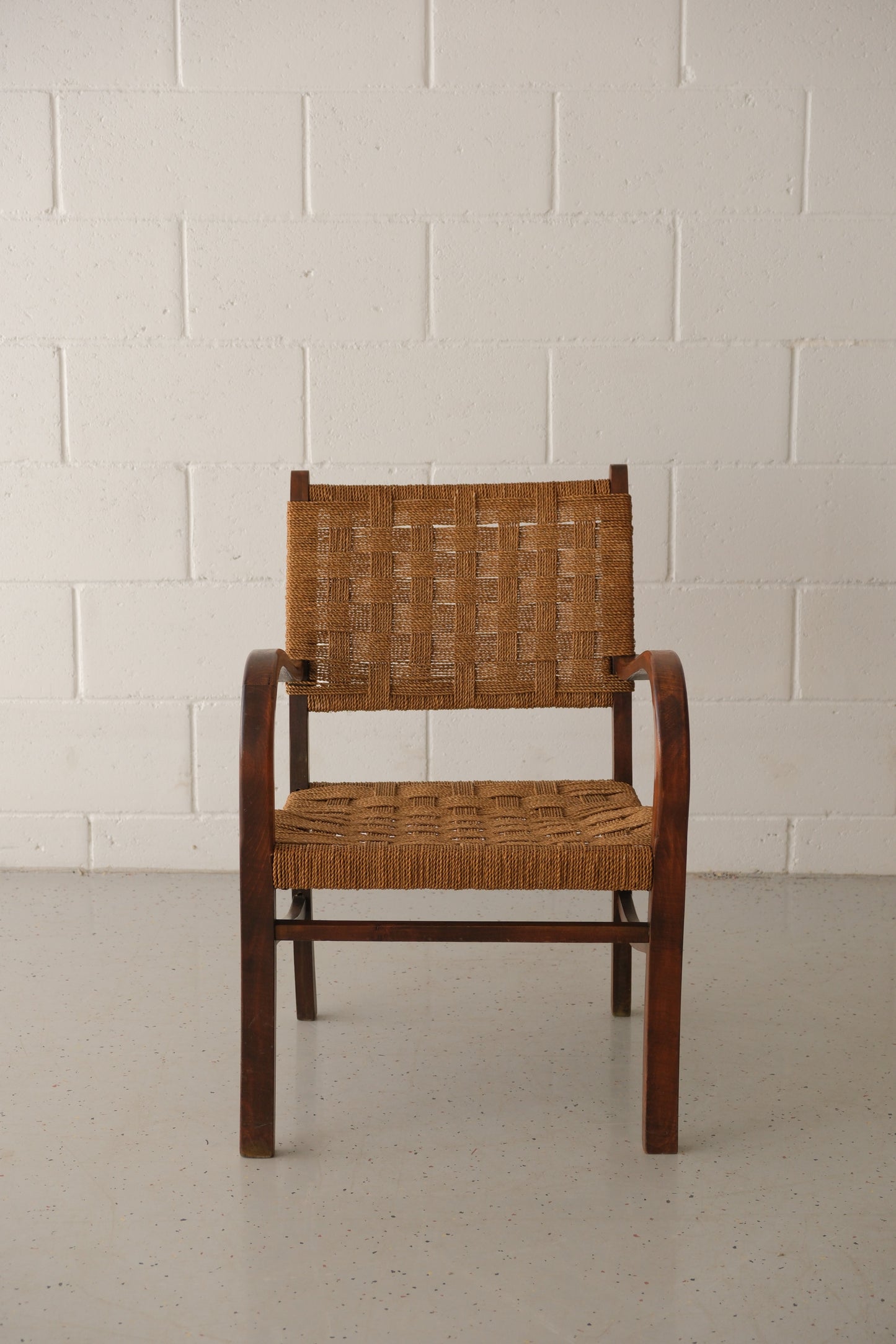 2 Lounge chairs with cord
