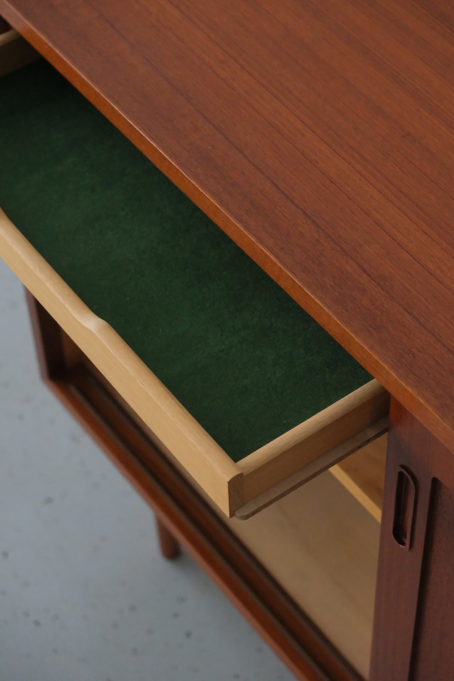 Poul Hundevad teak sideboard