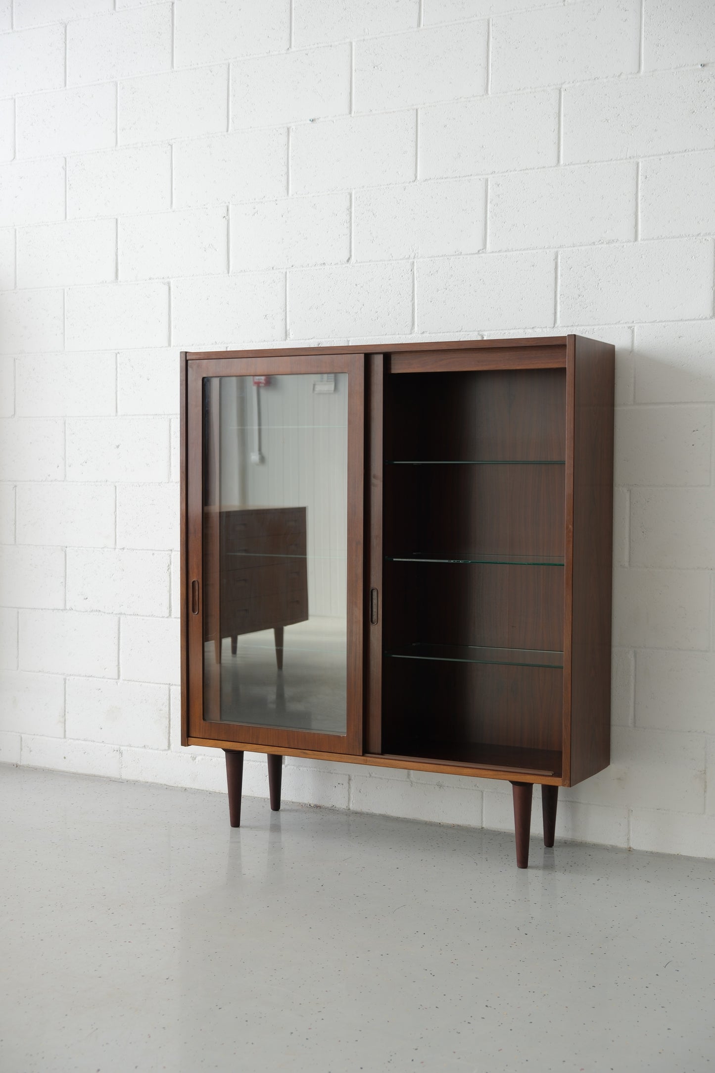 Poul Hundevad rosewood display, 1960s Denmark