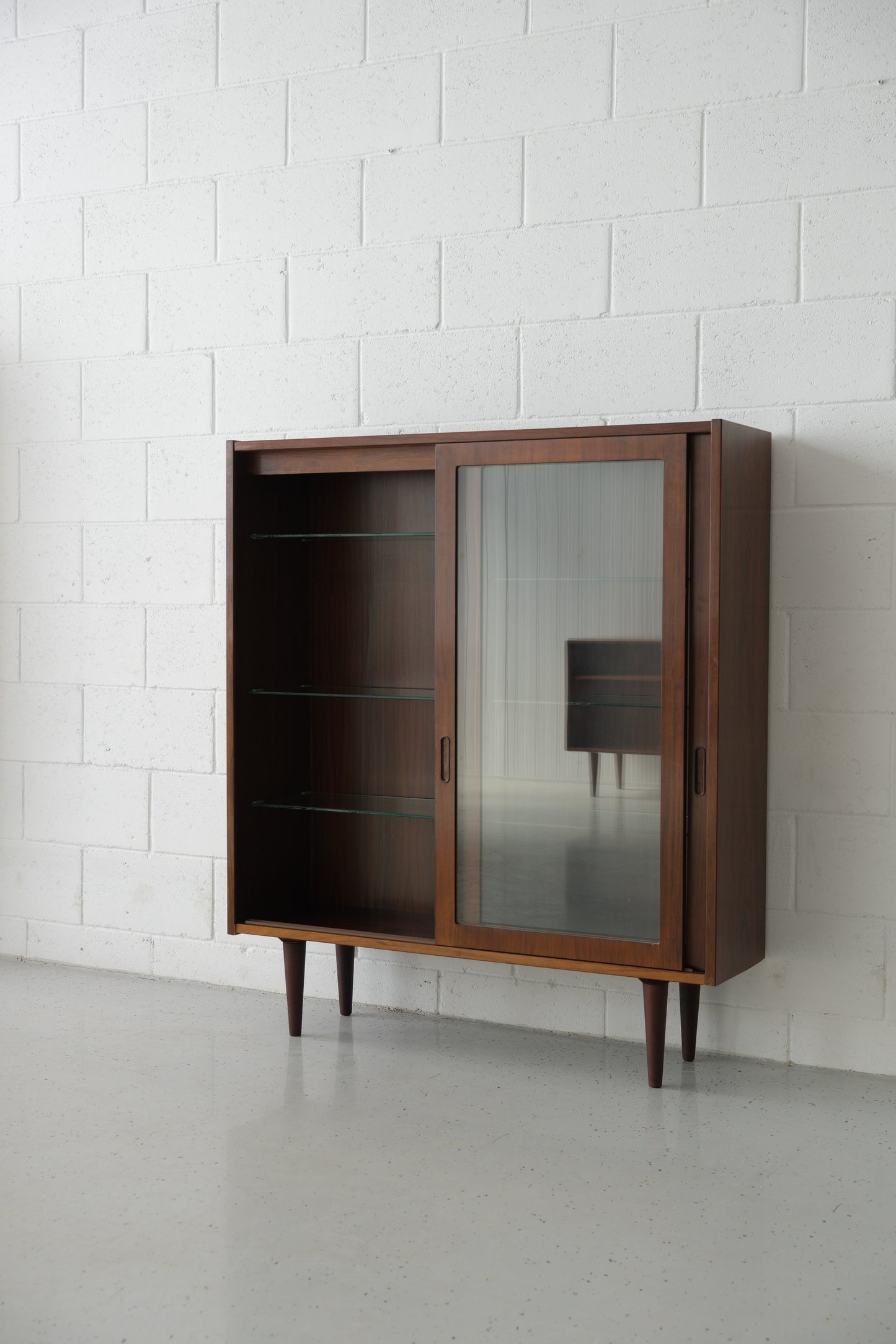 Poul Hundevad rosewood display, 1960s Denmark