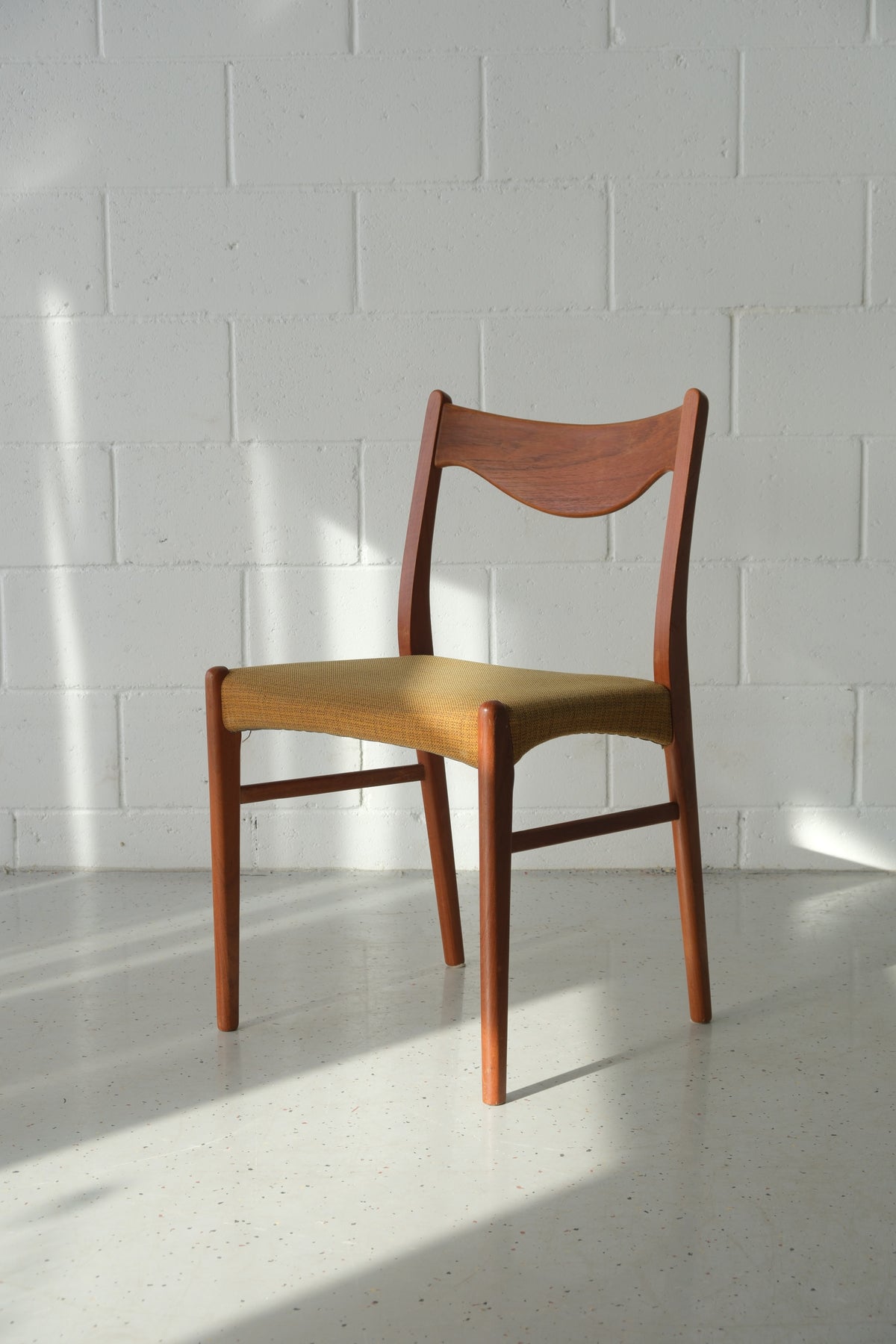 Arne Wahl Iversen GS61 teak chair