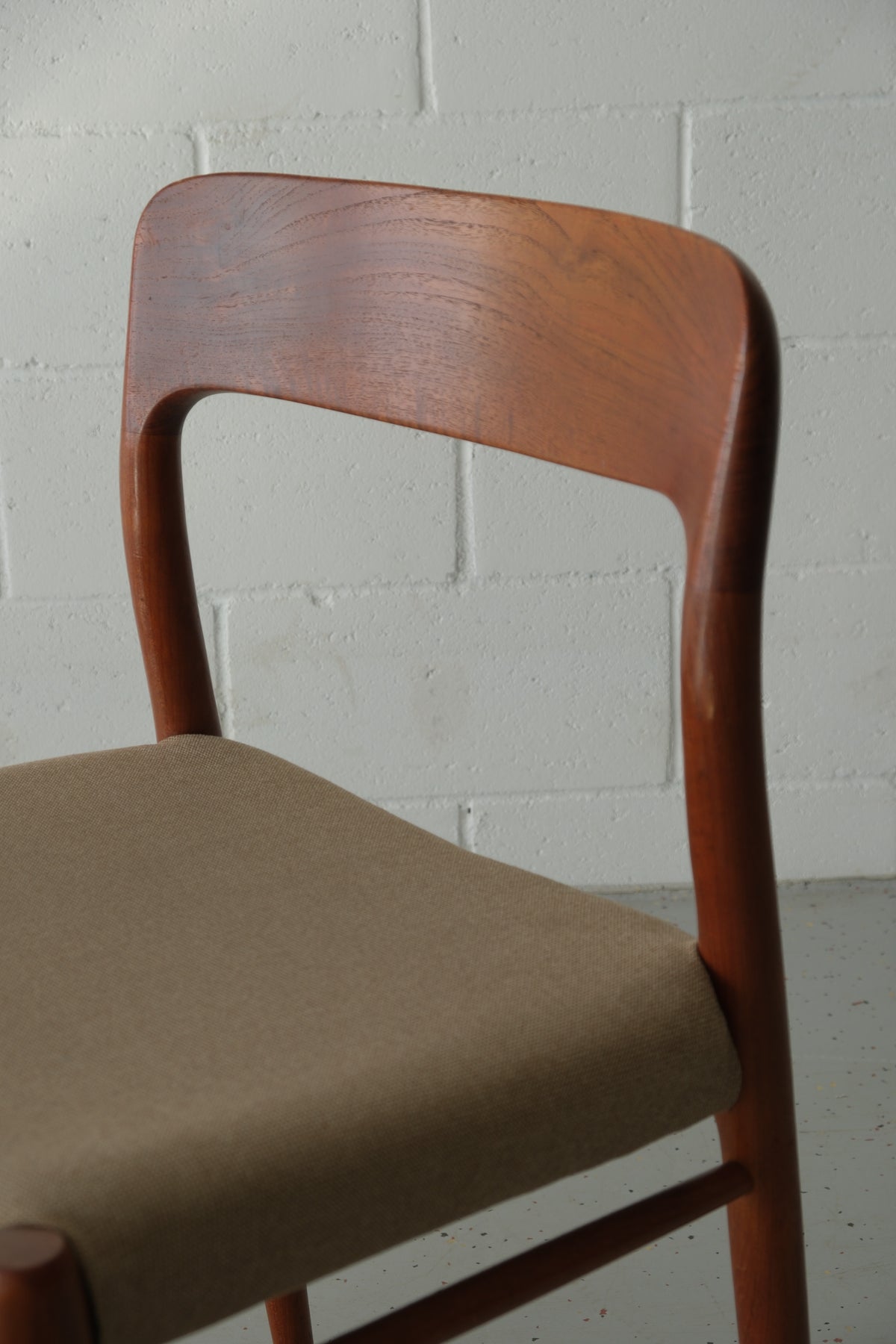 No Møller model 75 teak chair