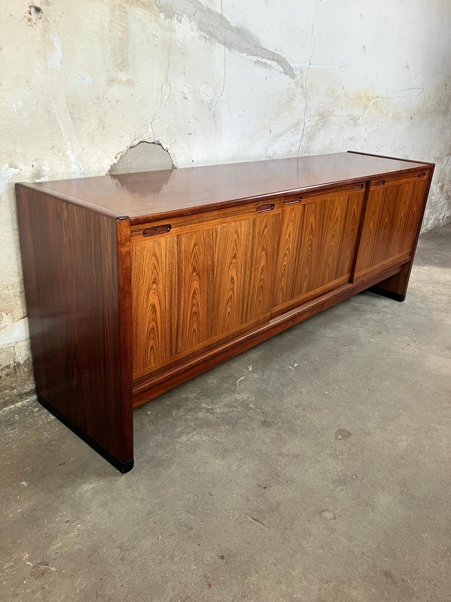 Low Rosewood sideboard by Skovby furniture 195x76x48
