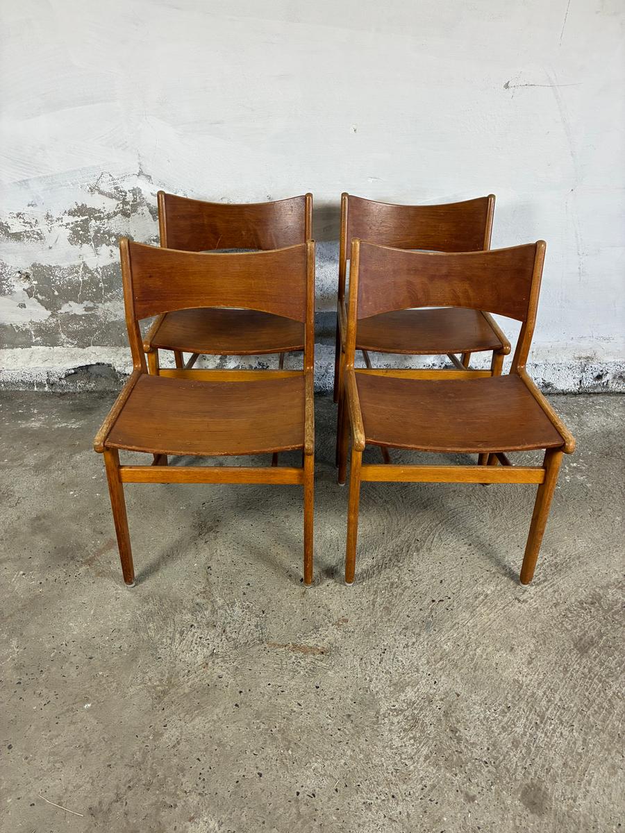 Set of 4 teak/oak chairs