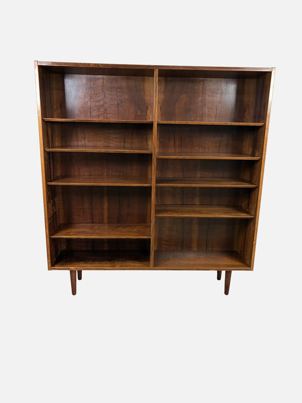 Large rosewood bookcase by Hundevad 138x150x31