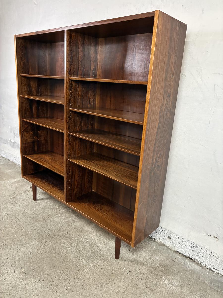 Large rosewood bookcase by Hundevad 138x150x31