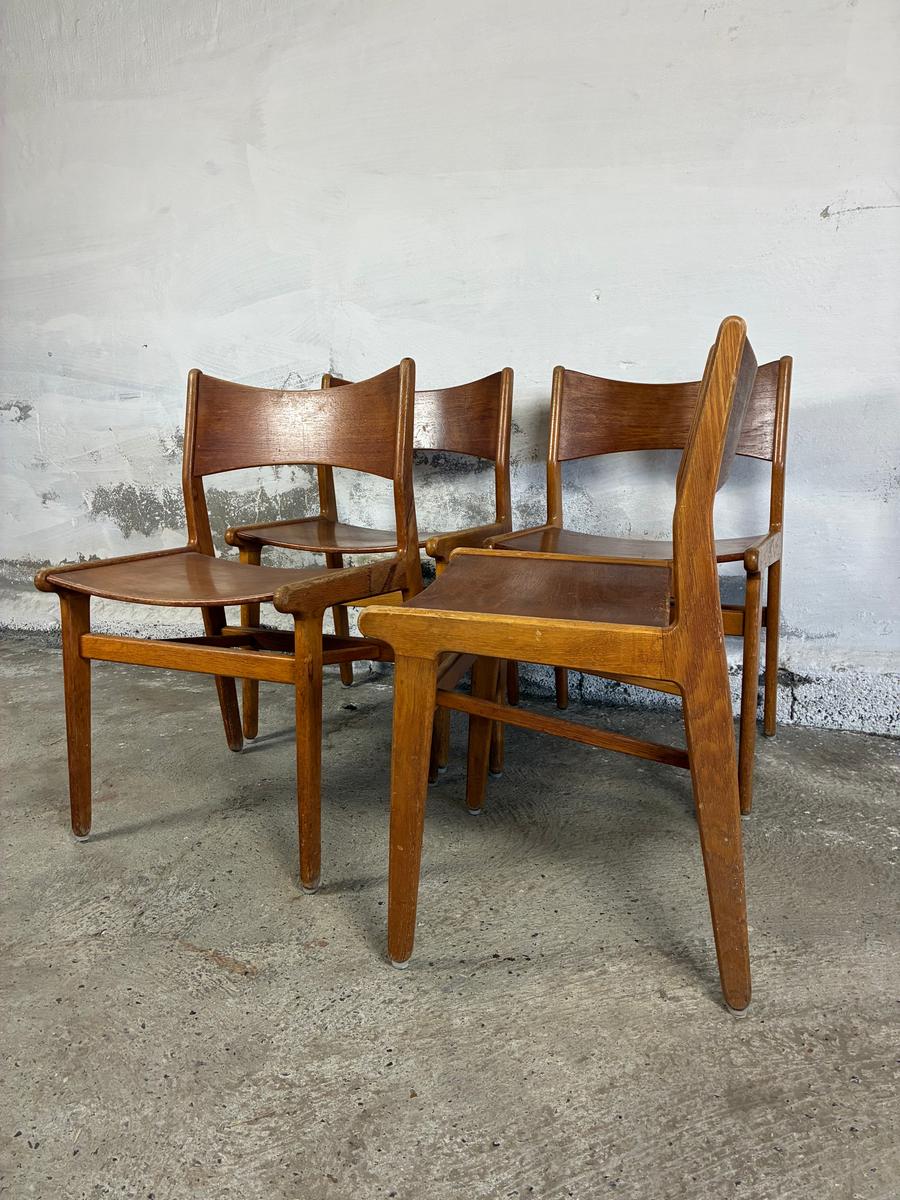 Set of 4 teak/oak chairs