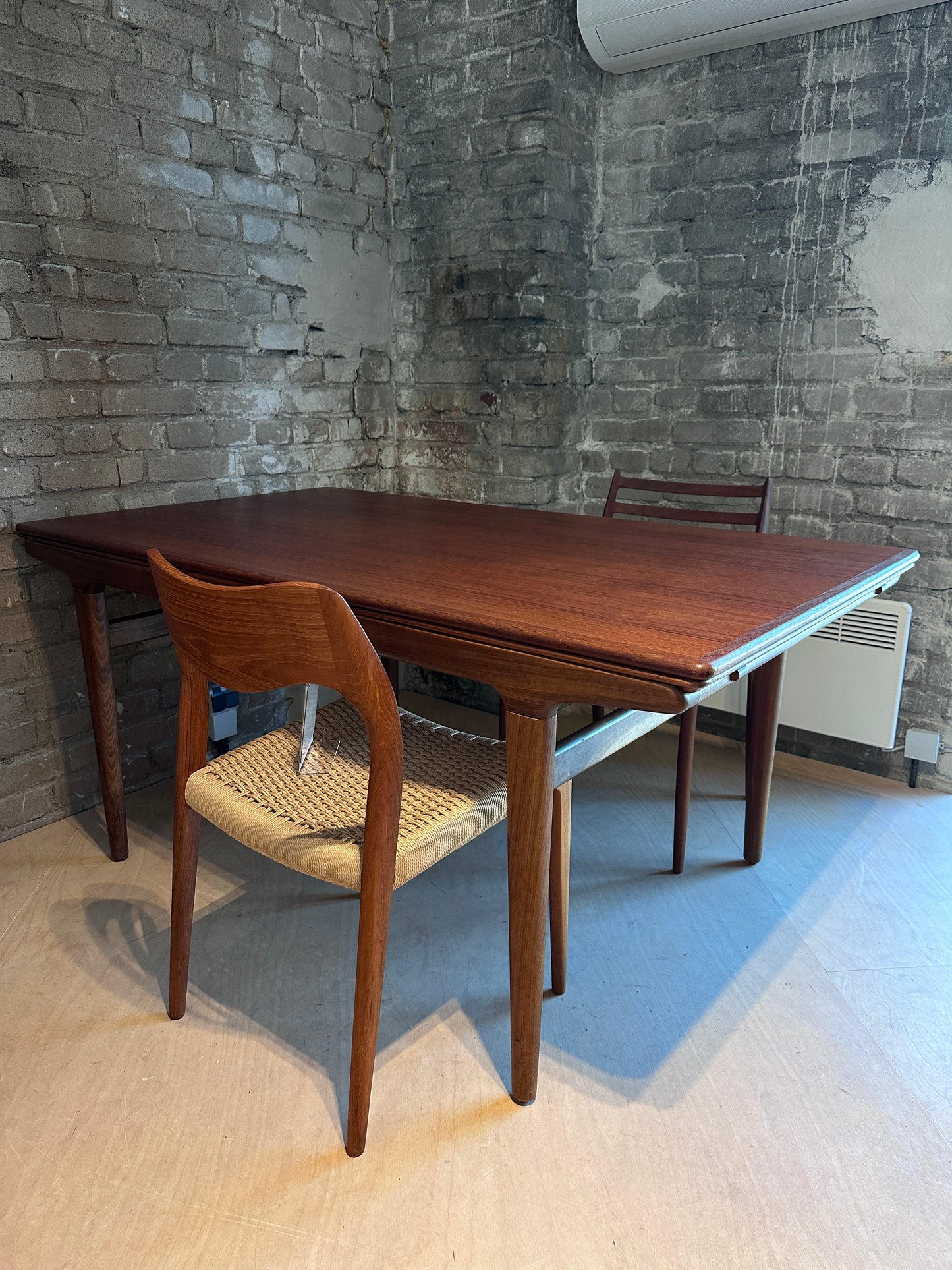 Johannes Andersen dining table