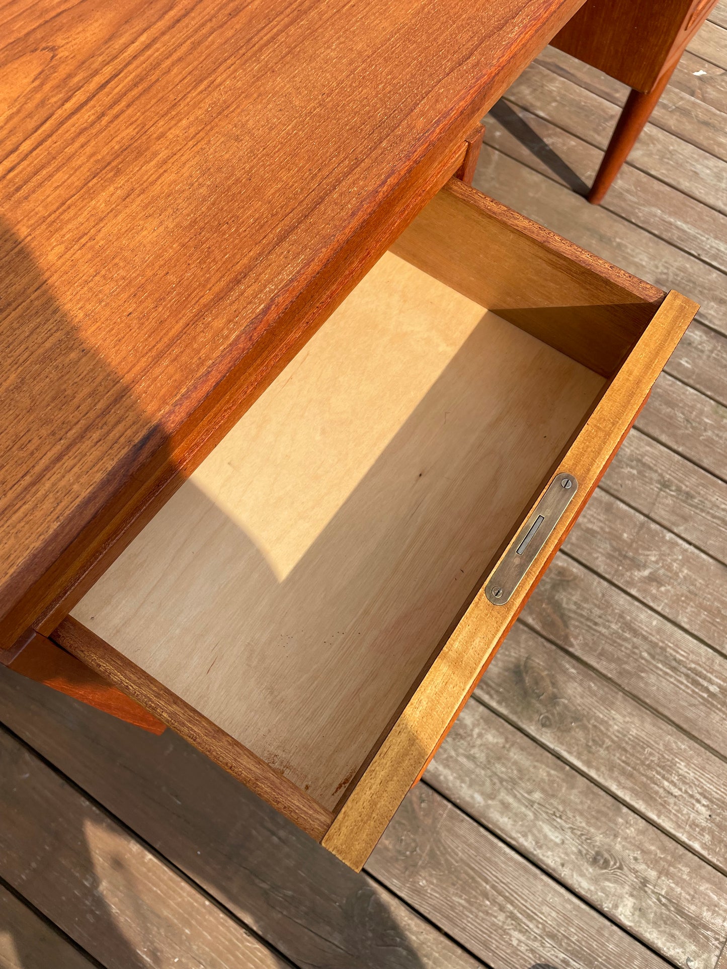 AP MØBLER Svenstrup writing desk