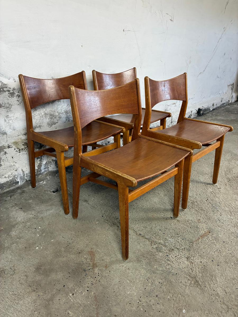 Set of 4 teak/oak chairs