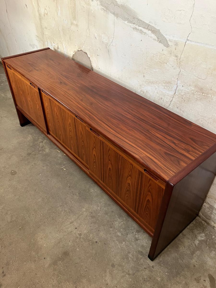 Low Rosewood sideboard by Skovby furniture 195x76x48