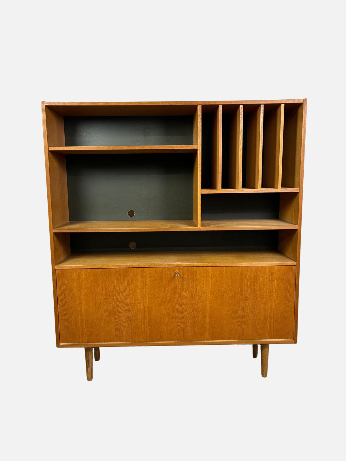 Oak bookcase 122x140x29