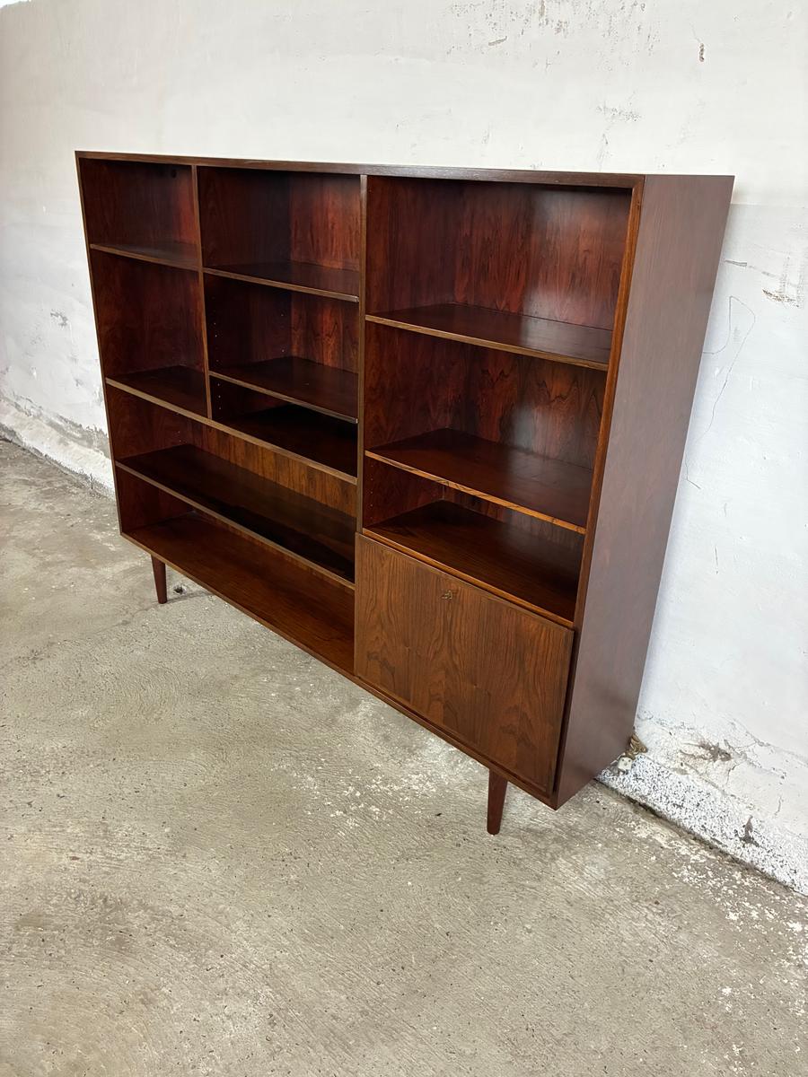 Large rosewood bookcase by Oman jun 179x140x29
