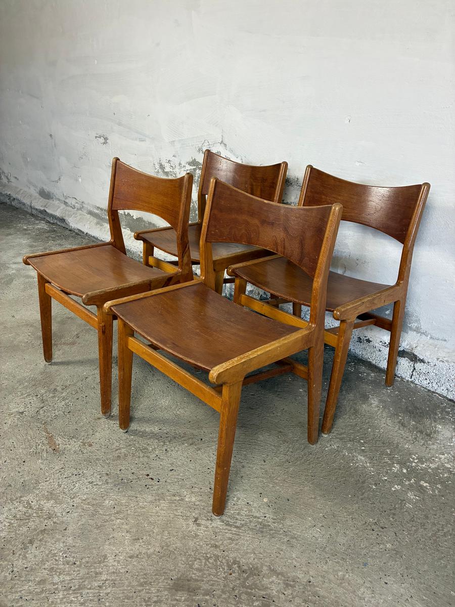 Set of 4 teak/oak chairs