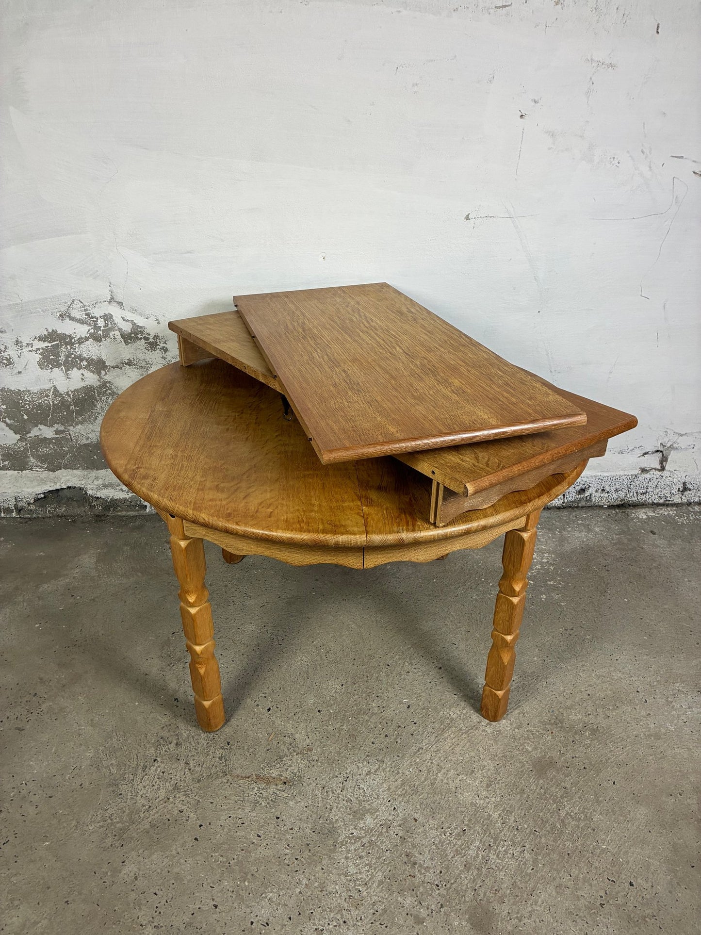 Solid Oak table with 2 leaves Ø120+2x50