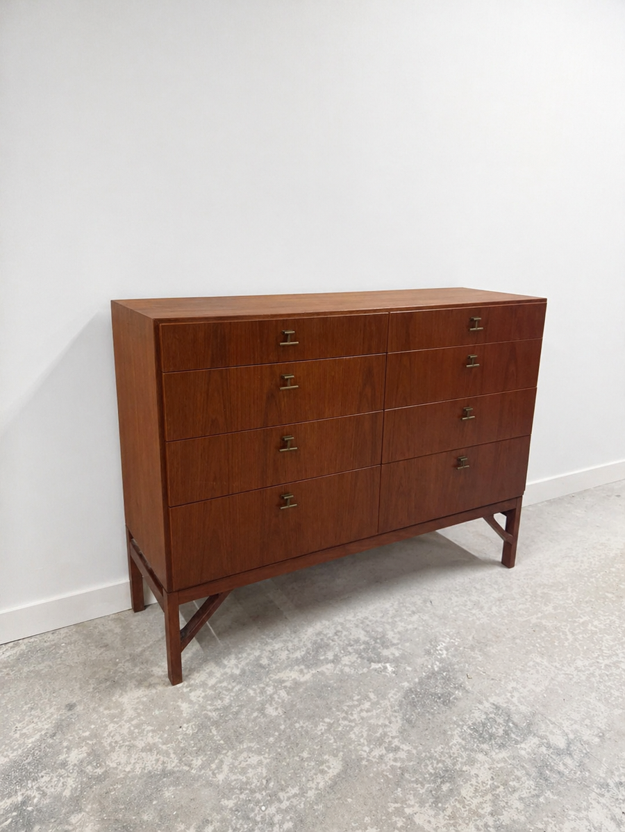 Borge Mogensen chest, model 244