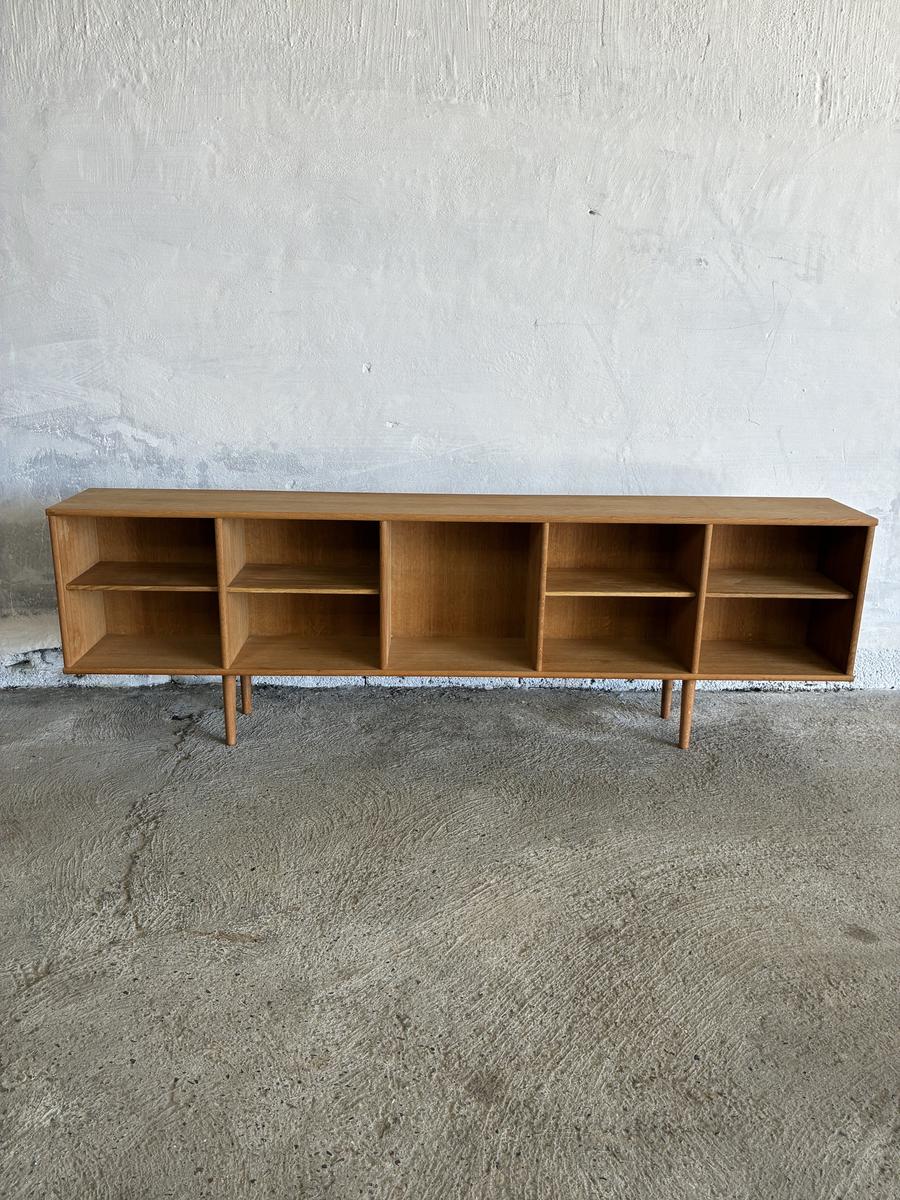 Low Oak sideboard/bookcase 198x63x29