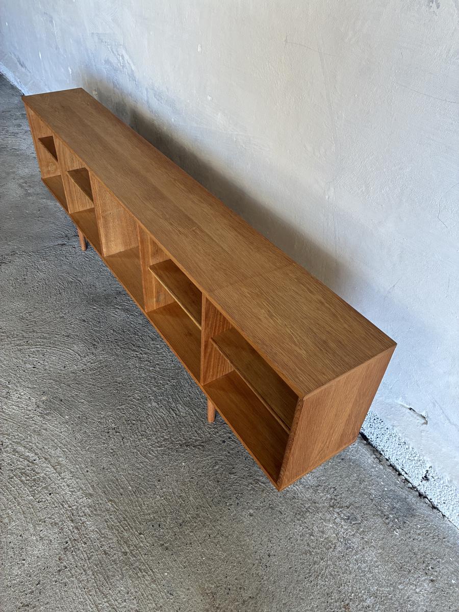 Low Oak sideboard/bookcase 198x63x29
