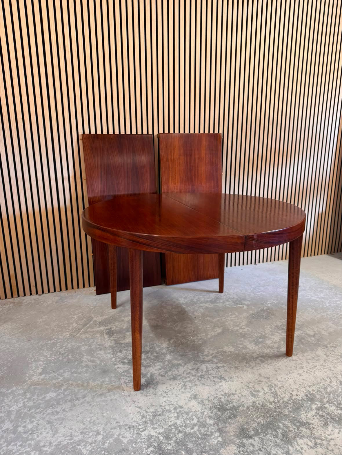 Villy Schou Andersen dining table
