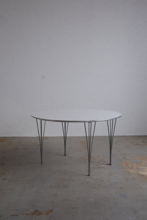 Piet Hein & Bruno Mathsson Supercircular dining table