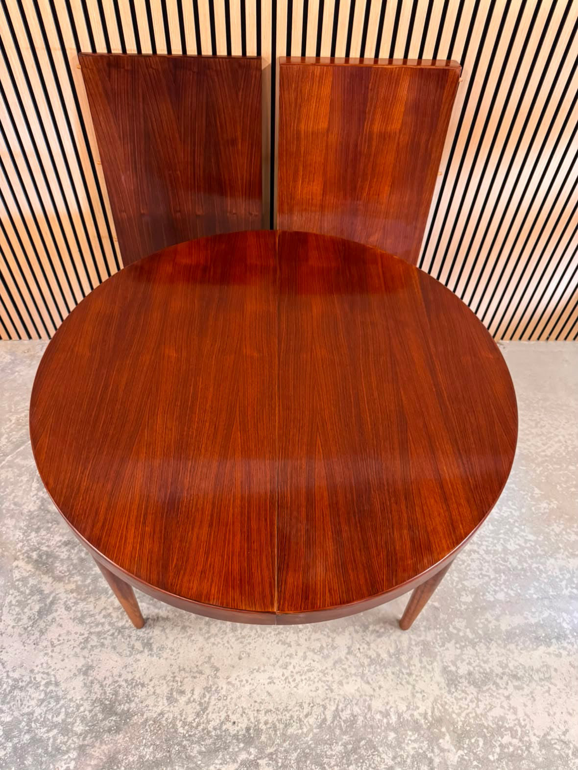 Villy Schou Andersen dining table