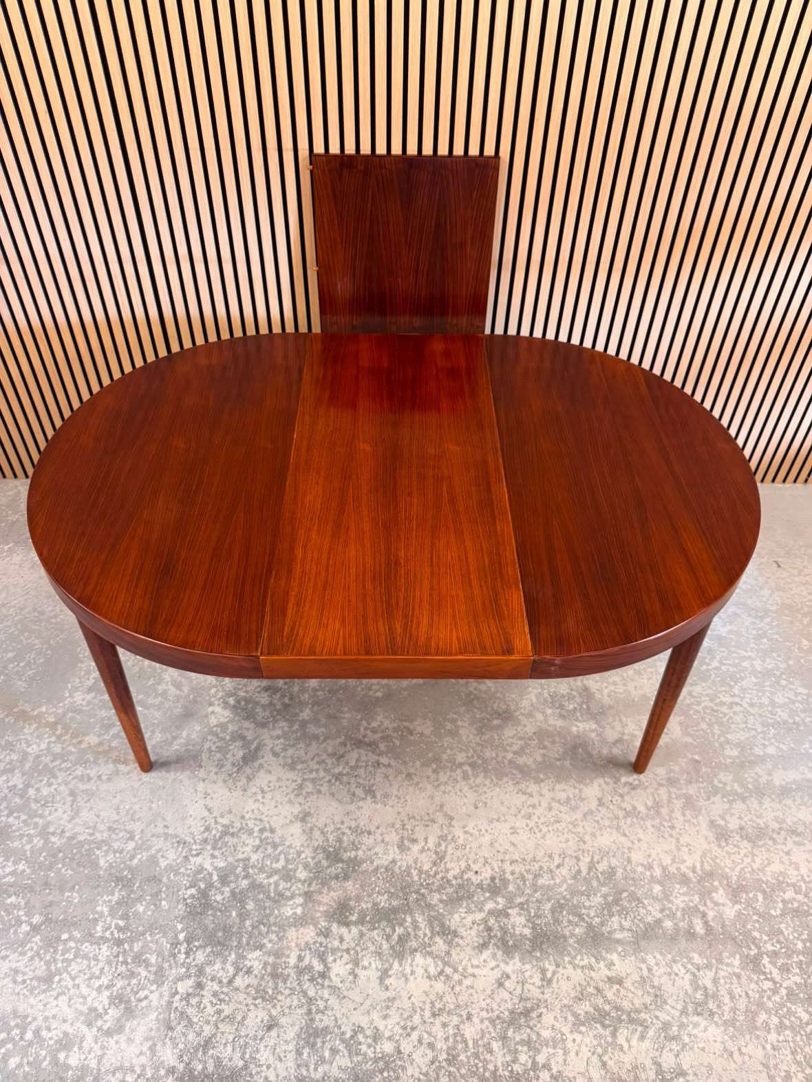Villy Schou Andersen dining table