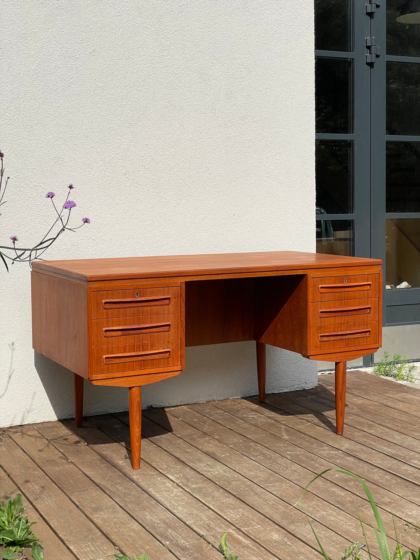 AP MØBLER Svenstrup writing desk