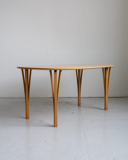 Dining table - Piet Hein for Fritz Hansen: Superellipse from 1980s (unrestored)