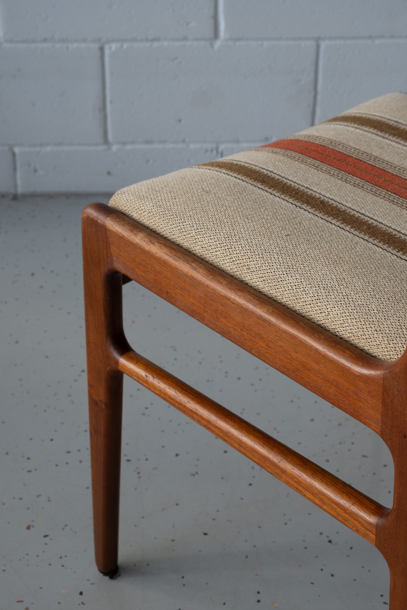 Funder Madsen chairs