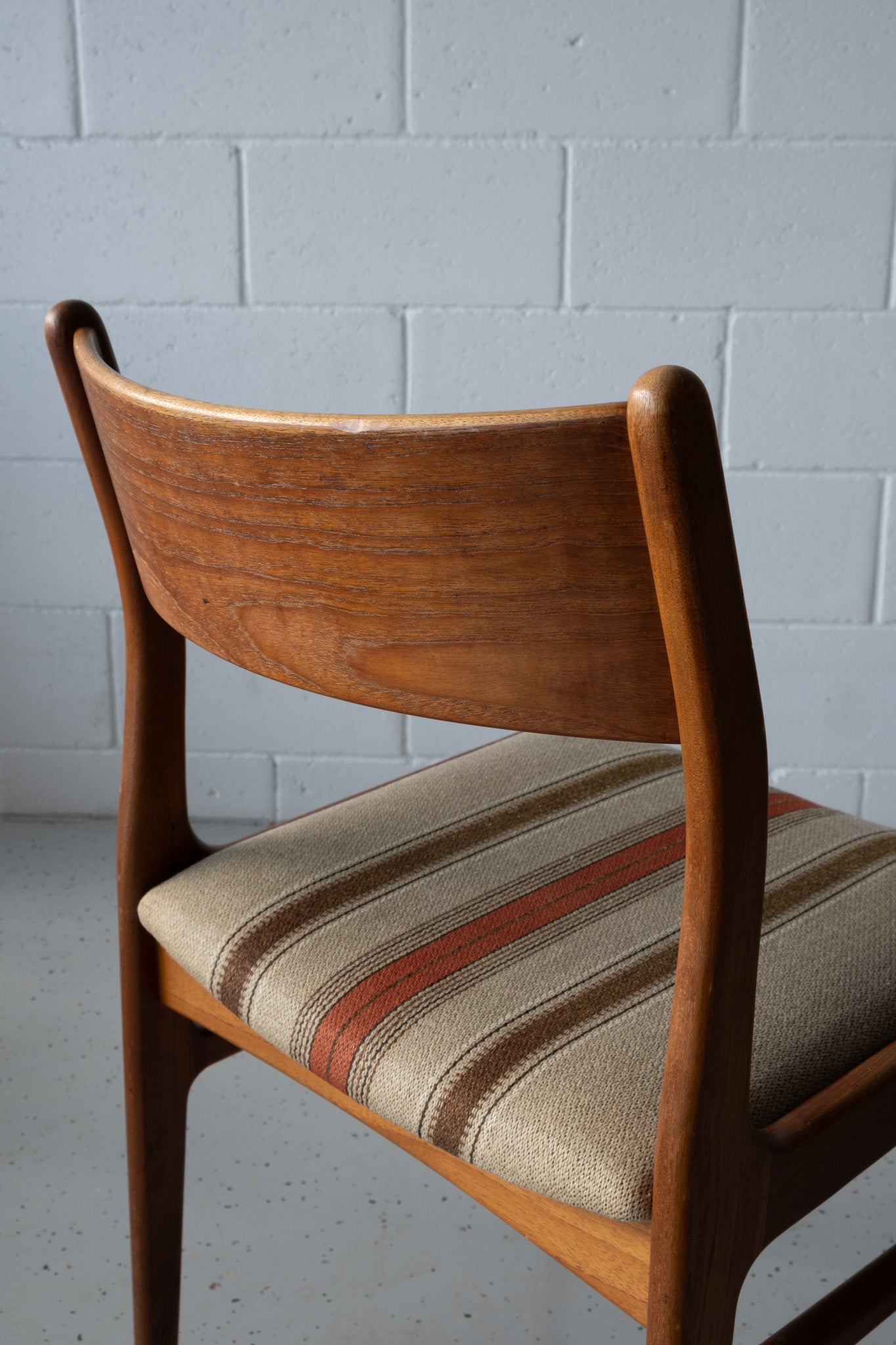 Funder Madsen chairs