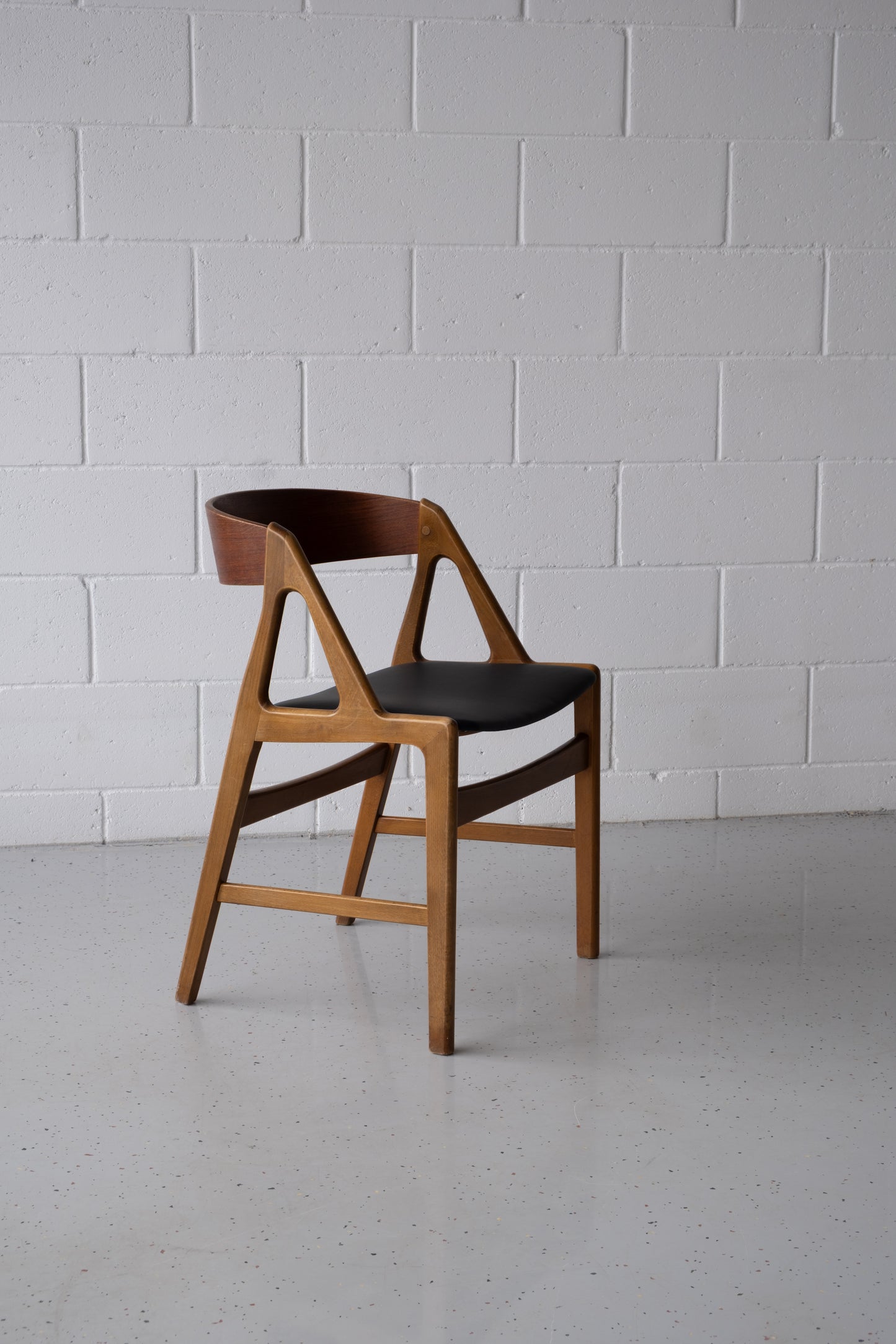 Henry Kjærnulf Chair