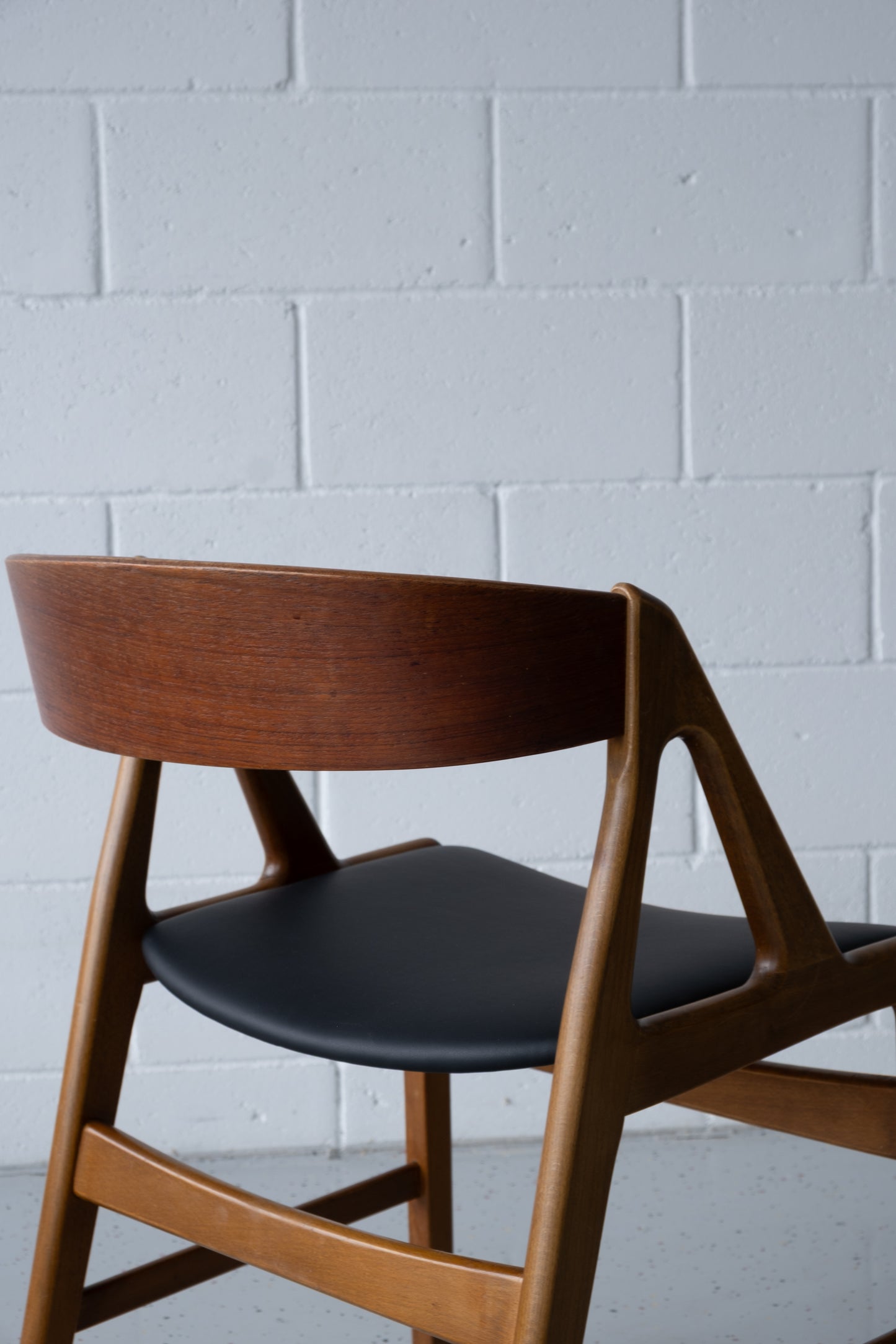 Henry Kjærnulf Chair